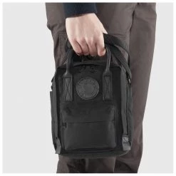 Fjällräven - Kånken No. 2 Black Sling 2,5 - Sac à bandoulière -Sacs à dos Soldes fjaellraeven kaanken no 2 black sling 25 sac a bandouliere detail 3